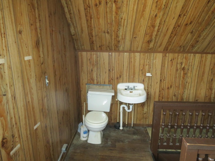 204 Wayne Street, Ironton, Missouri 63650, 4 Bedrooms Bedrooms, 6 Rooms Rooms,1 BathroomBathrooms,Residential,For Sale,Wayne,MAR24071523