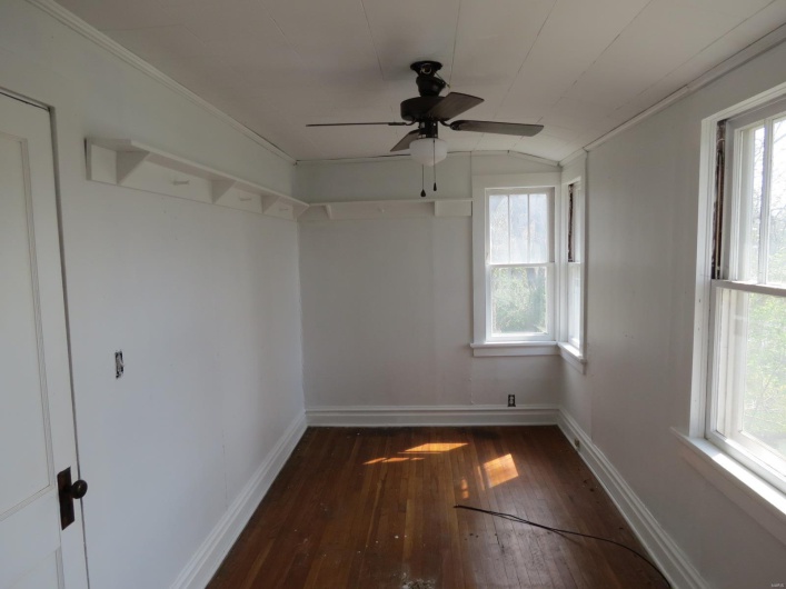 204 Wayne Street, Ironton, Missouri 63650, 4 Bedrooms Bedrooms, 6 Rooms Rooms,1 BathroomBathrooms,Residential,For Sale,Wayne,MAR24071523