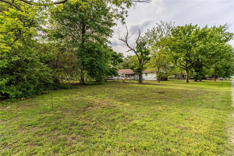211 E Elm, Bertrand, Missouri 63823, 3 Bedrooms Bedrooms, 8 Rooms Rooms,2 BathroomsBathrooms,Residential,For Sale,E Elm,MAR25030186