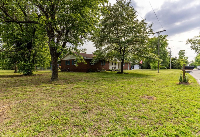 211 E Elm, Bertrand, Missouri 63823, 3 Bedrooms Bedrooms, 8 Rooms Rooms,2 BathroomsBathrooms,Residential,For Sale,E Elm,MAR25030186