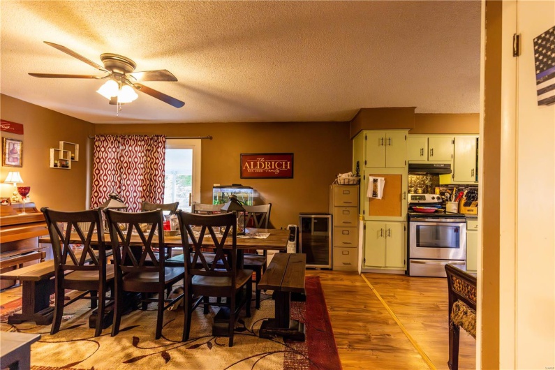 211 E Elm, Bertrand, Missouri 63823, 3 Bedrooms Bedrooms, 8 Rooms Rooms,2 BathroomsBathrooms,Residential,For Sale,E Elm,MAR25030186