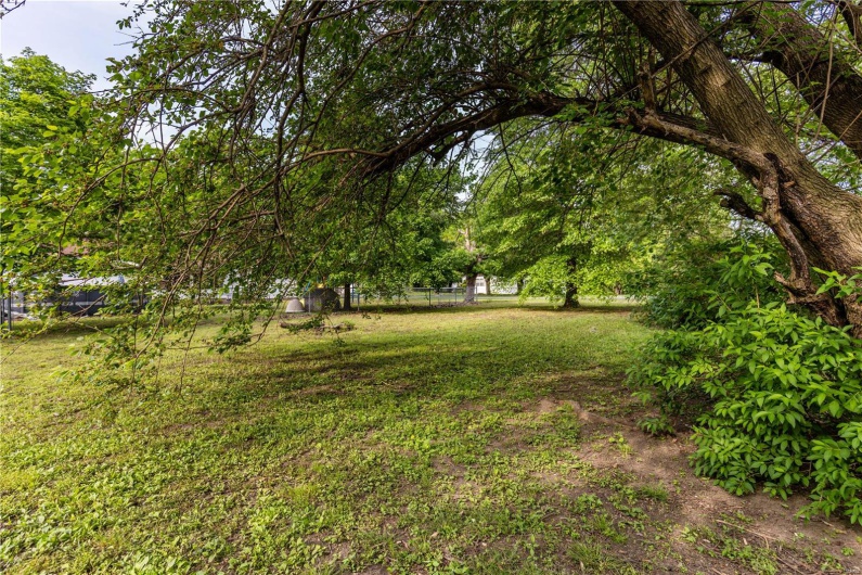 211 E Elm, Bertrand, Missouri 63823, 3 Bedrooms Bedrooms, 8 Rooms Rooms,2 BathroomsBathrooms,Residential,For Sale,E Elm,MAR25030186