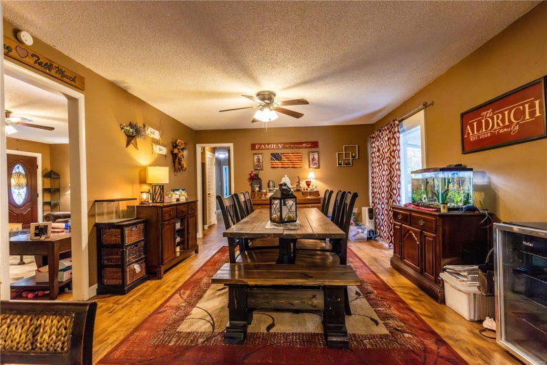 211 E Elm, Bertrand, Missouri 63823, 3 Bedrooms Bedrooms, 8 Rooms Rooms,2 BathroomsBathrooms,Residential,For Sale,E Elm,MAR25030186