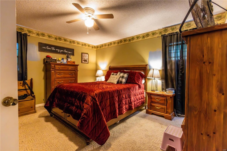 211 E Elm, Bertrand, Missouri 63823, 3 Bedrooms Bedrooms, 8 Rooms Rooms,2 BathroomsBathrooms,Residential,For Sale,E Elm,MAR25030186
