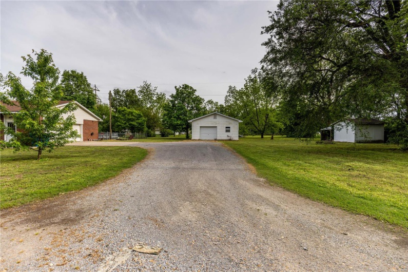 211 E Elm, Bertrand, Missouri 63823, 3 Bedrooms Bedrooms, 8 Rooms Rooms,2 BathroomsBathrooms,Residential,For Sale,E Elm,MAR25030186