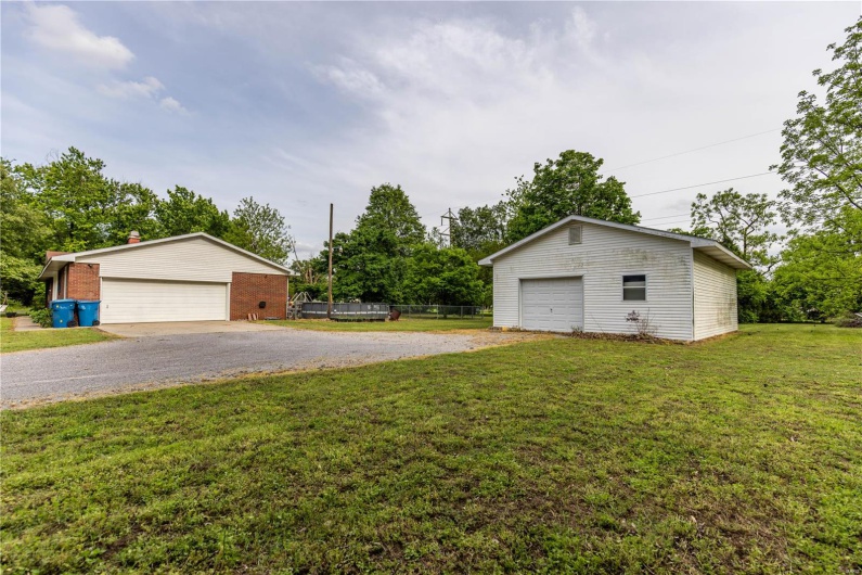 211 E Elm, Bertrand, Missouri 63823, 3 Bedrooms Bedrooms, 8 Rooms Rooms,2 BathroomsBathrooms,Residential,For Sale,E Elm,MAR25030186