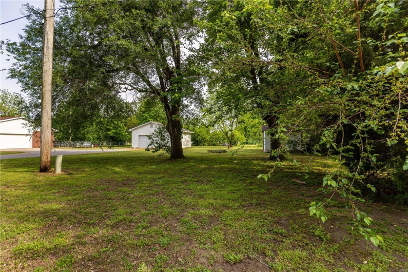 211 E Elm, Bertrand, Missouri 63823, 3 Bedrooms Bedrooms, 8 Rooms Rooms,2 BathroomsBathrooms,Residential,For Sale,E Elm,MAR25030186