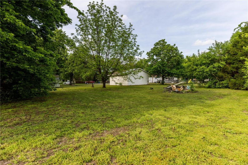 211 E Elm, Bertrand, Missouri 63823, 3 Bedrooms Bedrooms, 8 Rooms Rooms,2 BathroomsBathrooms,Residential,For Sale,E Elm,MAR25030186
