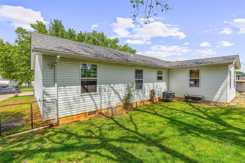 111 Edwards Lane, Park Hills, Missouri 63601, 3 Bedrooms Bedrooms, 10 Rooms Rooms,2 BathroomsBathrooms,Residential,For Sale,Edwards,MAR25027720
