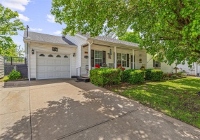 111 Edwards Lane, Park Hills, Missouri 63601, 3 Bedrooms Bedrooms, 10 Rooms Rooms,2 BathroomsBathrooms,Residential,For Sale,Edwards,MAR25027720