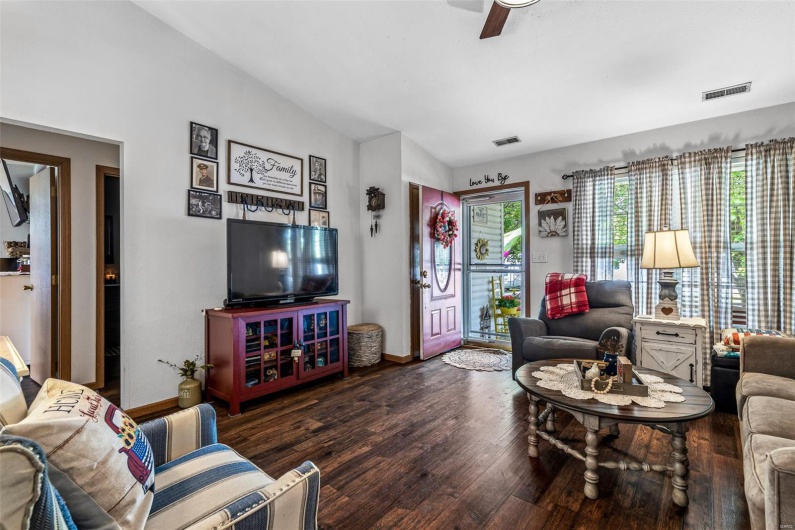 111 Edwards Lane, Park Hills, Missouri 63601, 3 Bedrooms Bedrooms, 10 Rooms Rooms,2 BathroomsBathrooms,Residential,For Sale,Edwards,MAR25027720