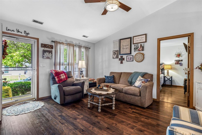 111 Edwards Lane, Park Hills, Missouri 63601, 3 Bedrooms Bedrooms, 10 Rooms Rooms,2 BathroomsBathrooms,Residential,For Sale,Edwards,MAR25027720
