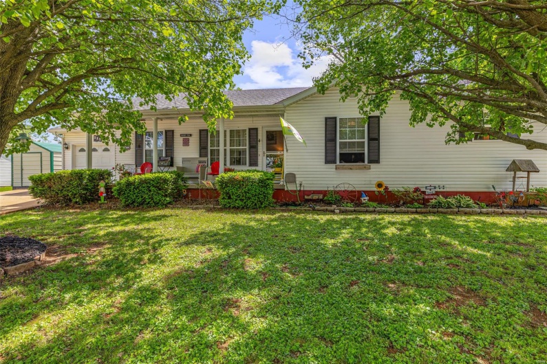 111 Edwards Lane, Park Hills, Missouri 63601, 3 Bedrooms Bedrooms, 10 Rooms Rooms,2 BathroomsBathrooms,Residential,For Sale,Edwards,MAR25027720