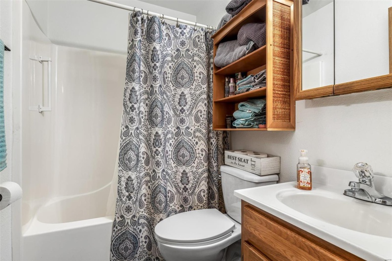 111 Edwards Lane, Park Hills, Missouri 63601, 3 Bedrooms Bedrooms, 10 Rooms Rooms,2 BathroomsBathrooms,Residential,For Sale,Edwards,MAR25027720