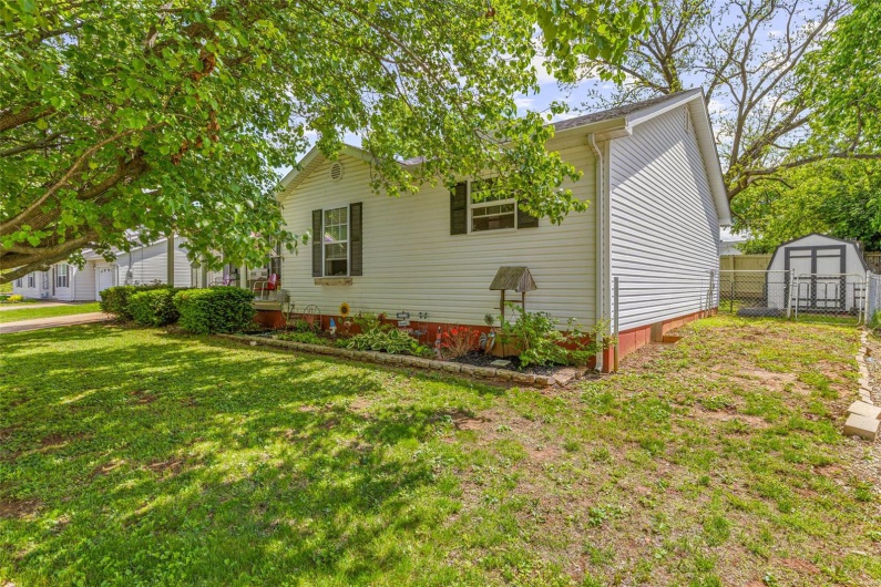 111 Edwards Lane, Park Hills, Missouri 63601, 3 Bedrooms Bedrooms, 10 Rooms Rooms,2 BathroomsBathrooms,Residential,For Sale,Edwards,MAR25027720