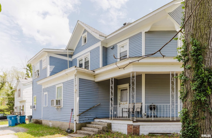 209 SPRINGER Street, Carbondale, Illinois 62901, 0 , 0 ,0,Residential Income,For Sale,SPRINGER,0,RMAQC4263042
