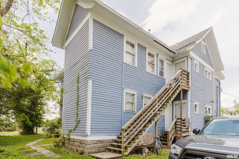 209 SPRINGER Street, Carbondale, Illinois 62901, 0 , 0 ,0,Residential Income,For Sale,SPRINGER,0,RMAQC4263042