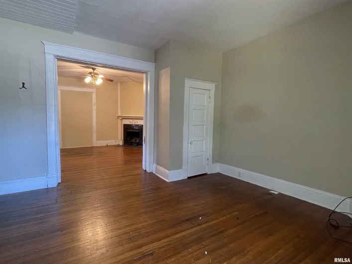 209 SPRINGER Street, Carbondale, Illinois 62901, 0 , 0 ,0,Residential Income,For Sale,SPRINGER,0,RMAQC4263042