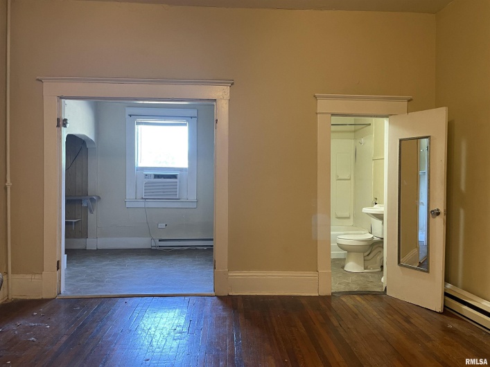 209 SPRINGER Street, Carbondale, Illinois 62901, 0 , 0 ,0,Residential Income,For Sale,SPRINGER,0,RMAQC4263042