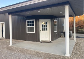 148 CR 4421, Poplar Bluff, Missouri 63901, 3 Rooms Rooms,Residential,For Sale,CR 4421,MAR24073899