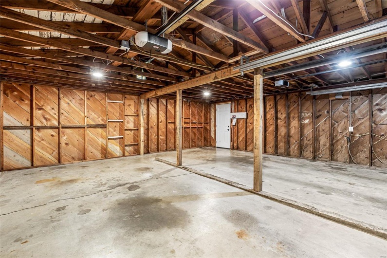 946 Weber Road, Farmington, Missouri 63640, 3 Bedrooms Bedrooms, 5 Rooms Rooms,2 BathroomsBathrooms,Residential,For Sale,Weber,MAR25029996