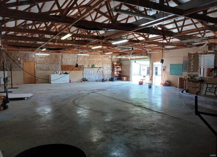 Garage with washer / clothes dryer