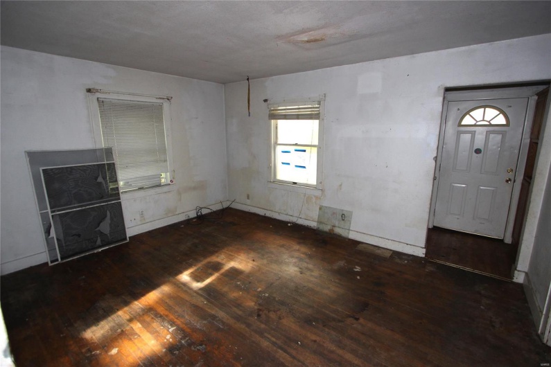 408 A Street, Farmington, Missouri 63640, 3 Bedrooms Bedrooms, 6 Rooms Rooms,1 BathroomBathrooms,Residential,For Sale,A,MAR25030472