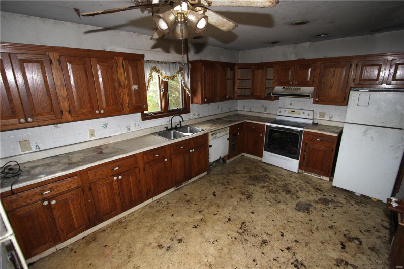 408 A Street, Farmington, Missouri 63640, 3 Bedrooms Bedrooms, 6 Rooms Rooms,1 BathroomBathrooms,Residential,For Sale,A,MAR25030472