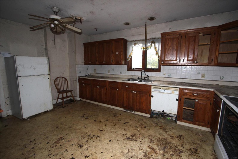 408 A Street, Farmington, Missouri 63640, 3 Bedrooms Bedrooms, 6 Rooms Rooms,1 BathroomBathrooms,Residential,For Sale,A,MAR25030472