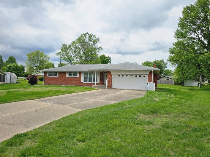 1117 Meadow Lane, Sparta, Illinois 62286, 4 Bedrooms Bedrooms, 9 Rooms Rooms,2 BathroomsBathrooms,Residential,For Sale,Meadow,MAR25029933