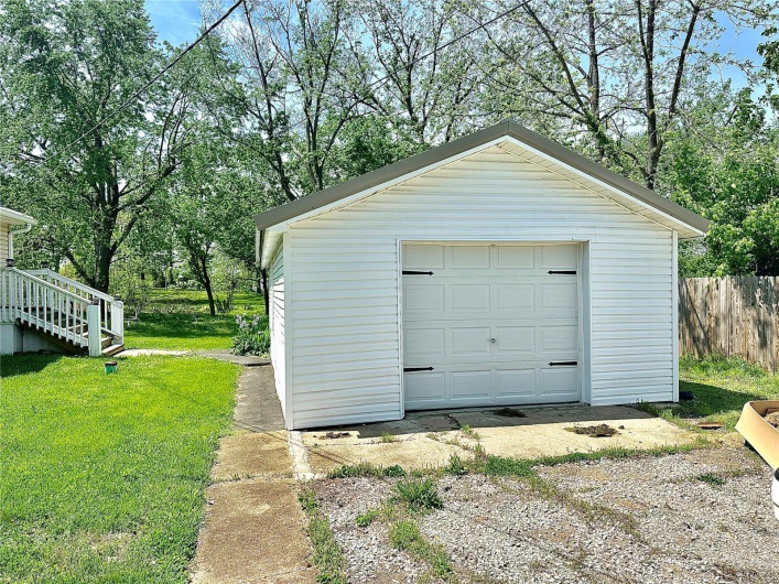2577 Oak Street, Doe Run, Missouri 63637, 3 Bedrooms Bedrooms, 6 Rooms Rooms,1 BathroomBathrooms,Residential,For Sale,Oak,MAR25029667