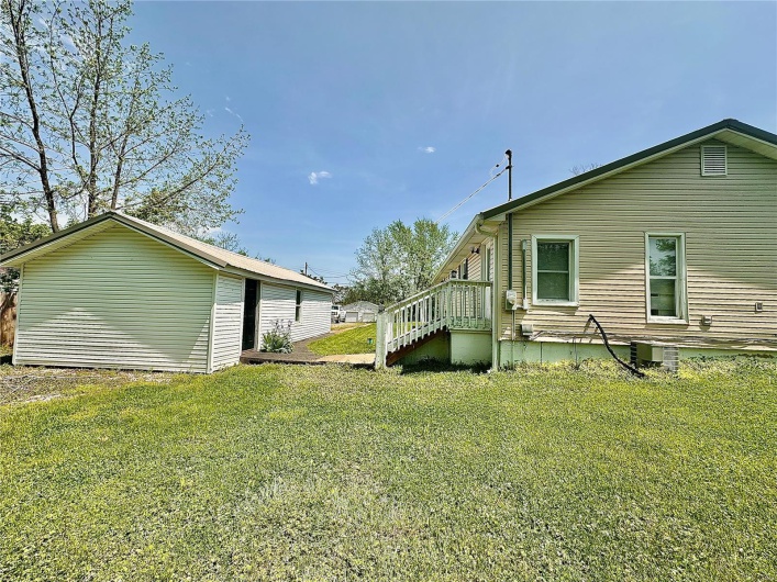 2577 Oak Street, Doe Run, Missouri 63637, 3 Bedrooms Bedrooms, 6 Rooms Rooms,1 BathroomBathrooms,Residential,For Sale,Oak,MAR25029667
