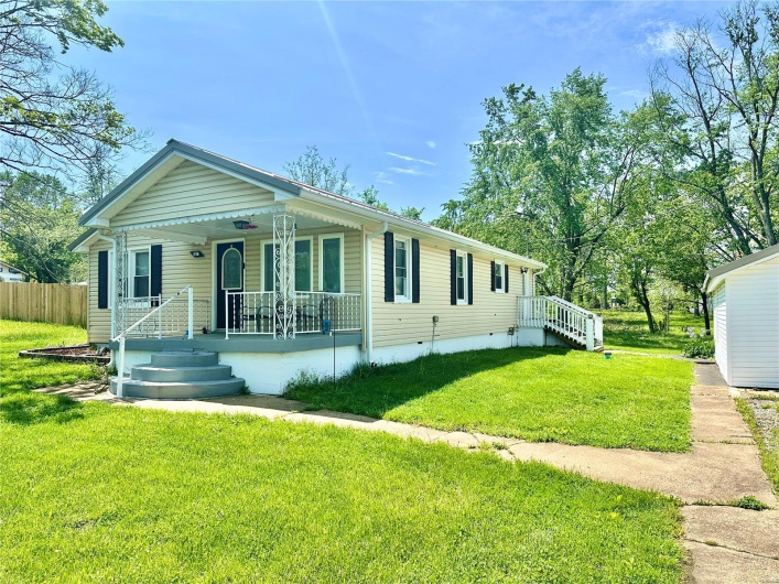 2577 Oak Street, Doe Run, Missouri 63637, 3 Bedrooms Bedrooms, 6 Rooms Rooms,1 BathroomBathrooms,Residential,For Sale,Oak,MAR25029667