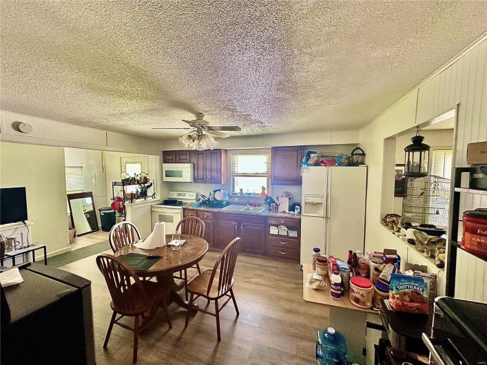 2577 Oak Street, Doe Run, Missouri 63637, 3 Bedrooms Bedrooms, 6 Rooms Rooms,1 BathroomBathrooms,Residential,For Sale,Oak,MAR25029667