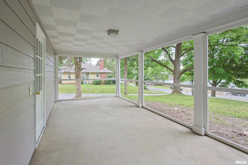 802 MAIN Street, Vienna, Illinois 62995-1772, 4 Bedrooms Bedrooms, 0 ,2 BathroomsBathrooms,Residential,For Sale,MAIN,0,RMAEB457868