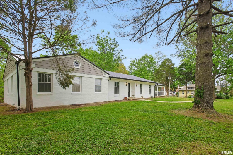 802 MAIN Street, Vienna, Illinois 62995-1772, 4 Bedrooms Bedrooms, 0 ,2 BathroomsBathrooms,Residential,For Sale,MAIN,0,RMAEB457868