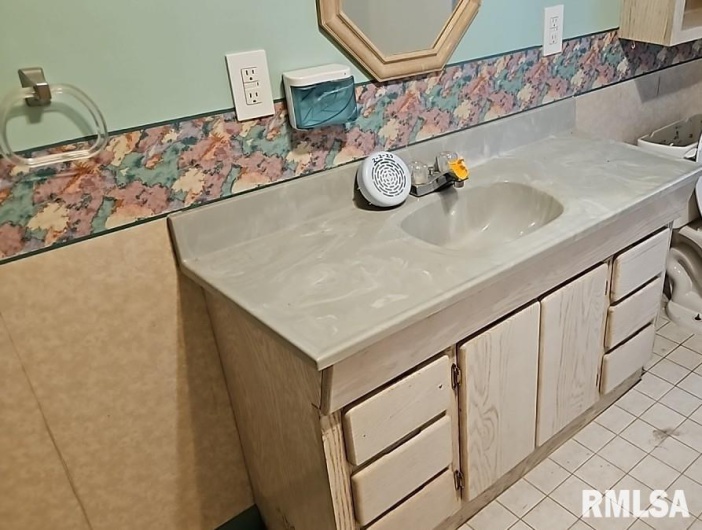 90 CARLOCK Road, Murphysboro, Illinois 62966, 3 Bedrooms Bedrooms, 0 ,1 BathroomBathrooms,Residential,For Sale,CARLOCK,0,RMAEB457869