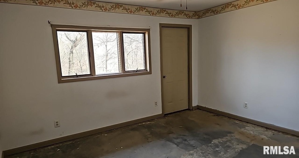 90 CARLOCK Road, Murphysboro, Illinois 62966, 3 Bedrooms Bedrooms, 0 ,1 BathroomBathrooms,Residential,For Sale,CARLOCK,0,RMAEB457869