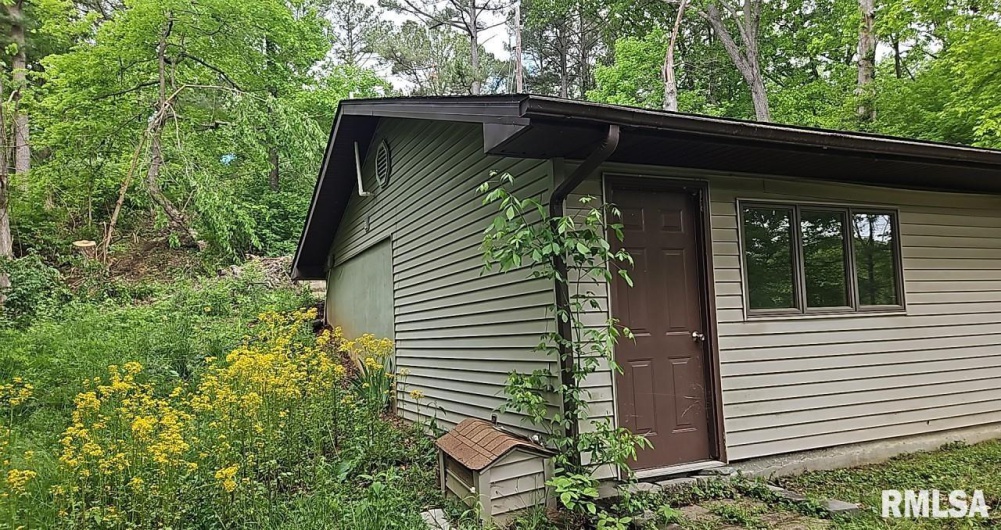 90 CARLOCK Road, Murphysboro, Illinois 62966, 3 Bedrooms Bedrooms, 0 ,1 BathroomBathrooms,Residential,For Sale,CARLOCK,0,RMAEB457869