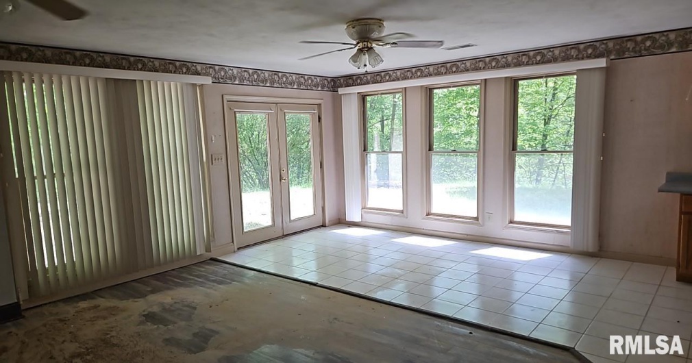 90 CARLOCK Road, Murphysboro, Illinois 62966, 3 Bedrooms Bedrooms, 0 ,1 BathroomBathrooms,Residential,For Sale,CARLOCK,0,RMAEB457869