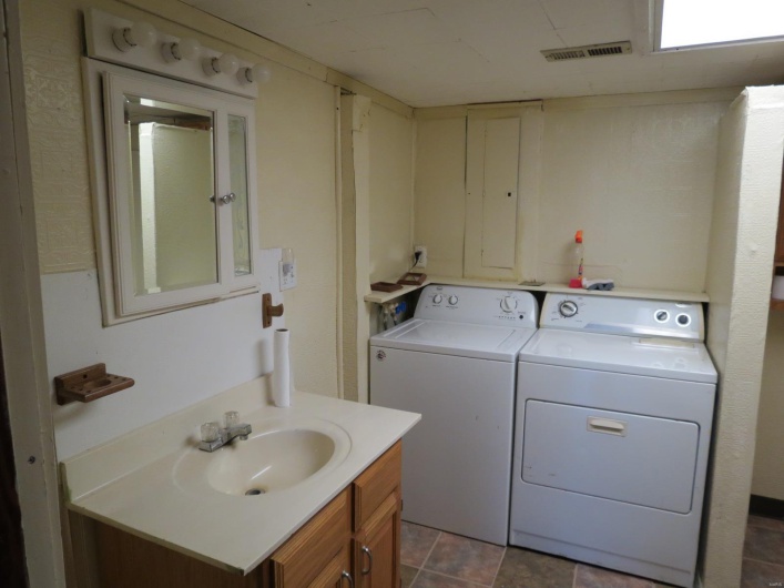 148 Twin Street, Bonne Terre, Missouri 63628, 3 Bedrooms Bedrooms, 7 Rooms Rooms,2 BathroomsBathrooms,Residential,For Sale,Twin,MAR25025428