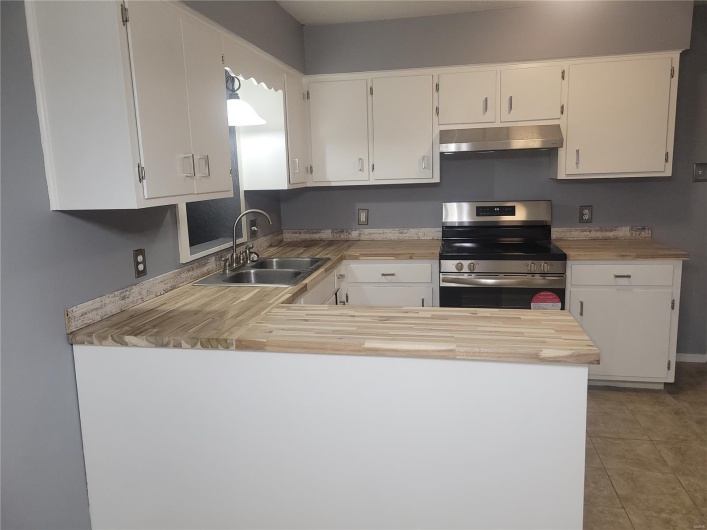 128 Phillips Avenue, Oran, Missouri 63771, 3 Bedrooms Bedrooms, 6 Rooms Rooms,1 BathroomBathrooms,Residential,For Sale,Phillips,MAR25030553