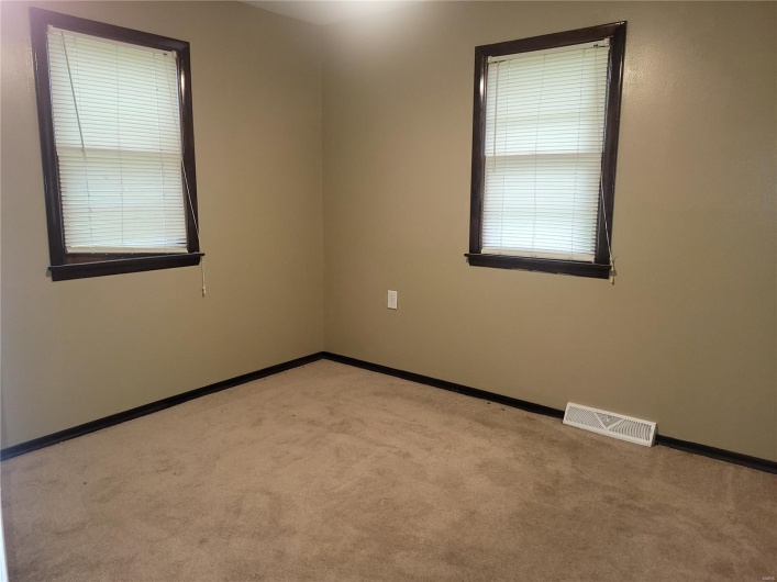 128 Phillips Avenue, Oran, Missouri 63771, 3 Bedrooms Bedrooms, 6 Rooms Rooms,1 BathroomBathrooms,Residential,For Sale,Phillips,MAR25030553