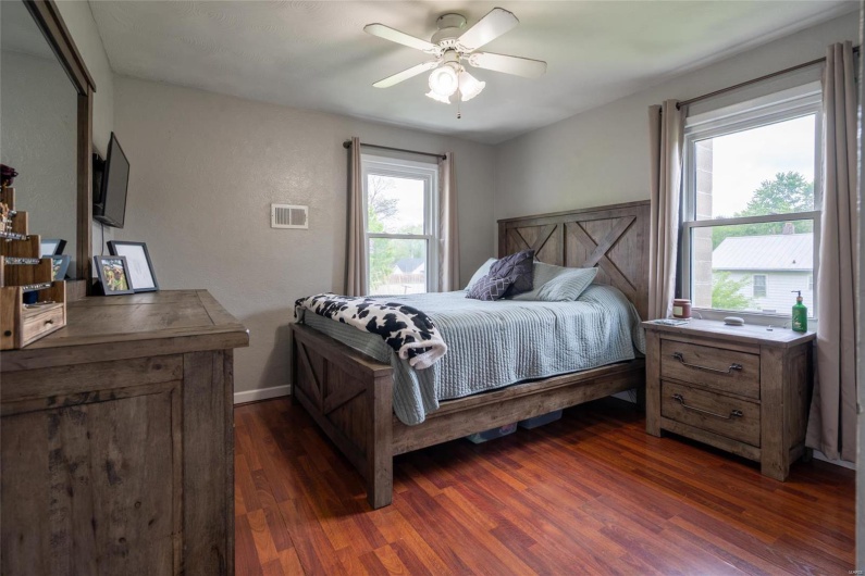 844 6th Street, Ste Genevieve, Missouri 63670, 2 Bedrooms Bedrooms, 5 Rooms Rooms,1 BathroomBathrooms,Residential,For Sale,6th,MAR25030213