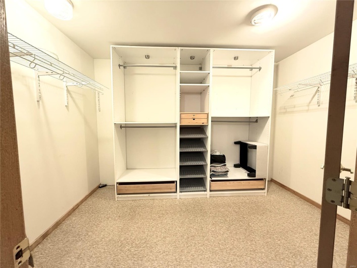 walk in closet