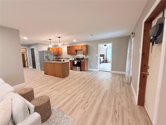 1307 Pike Drive, Bismarck, Missouri 63624, 2 Bedrooms Bedrooms, 7 Rooms Rooms,2 BathroomsBathrooms,Residential,For Sale,Pike,MAR25030227