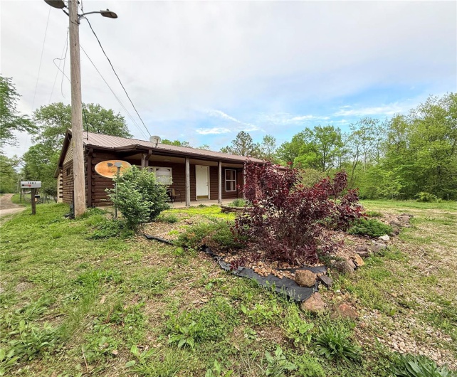 1307 Pike Drive, Bismarck, Missouri 63624, 2 Bedrooms Bedrooms, 7 Rooms Rooms,2 BathroomsBathrooms,Residential,For Sale,Pike,MAR25030227