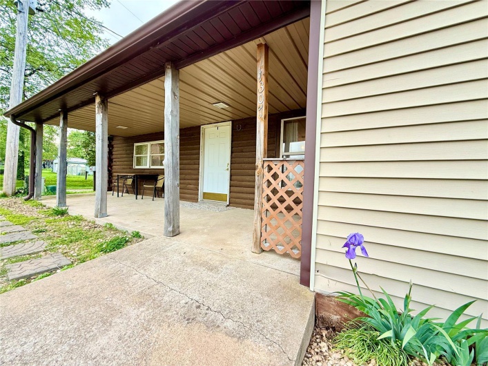 1307 Pike Drive, Bismarck, Missouri 63624, 2 Bedrooms Bedrooms, 7 Rooms Rooms,2 BathroomsBathrooms,Residential,For Sale,Pike,MAR25030227