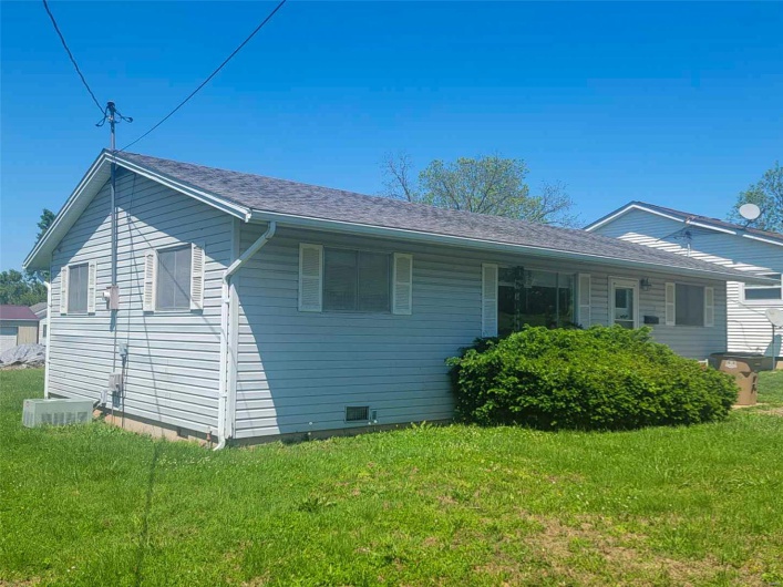 212 Virginia, Fredericktown, Missouri 63645, 2 Bedrooms Bedrooms, 7 Rooms Rooms,1 BathroomBathrooms,Residential,For Sale,Virginia,MAR25030325
