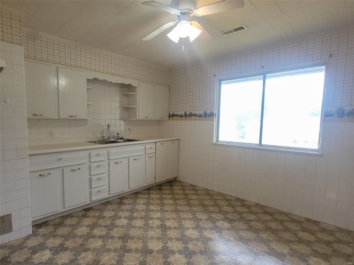 212 Virginia, Fredericktown, Missouri 63645, 2 Bedrooms Bedrooms, 7 Rooms Rooms,1 BathroomBathrooms,Residential,For Sale,Virginia,MAR25030325